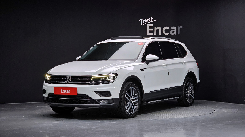 car Volkswagen Tiguan id55828 main photo