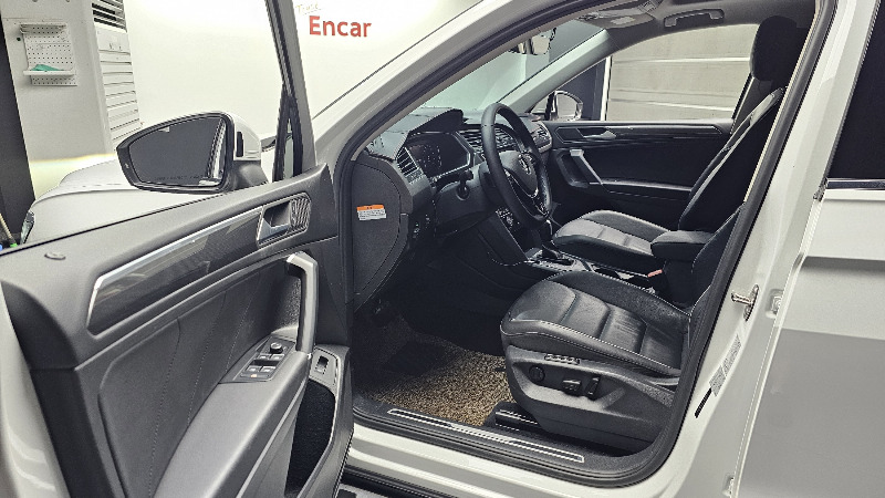 car Volkswagen Tiguan id55828 photo #10