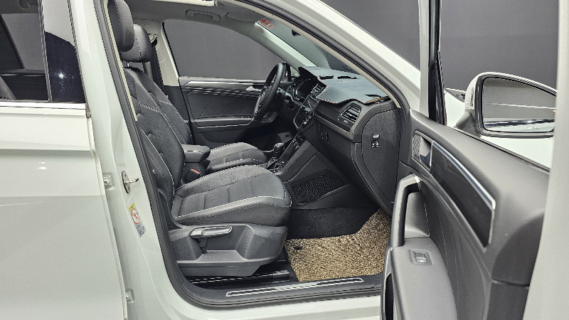 car Volkswagen Tiguan id55828 photo #11