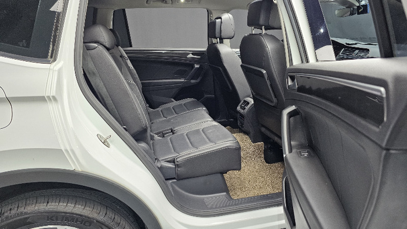 car Volkswagen Tiguan id55828 photo #12