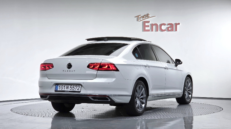 car Volkswagen Passat id55832 photo #2