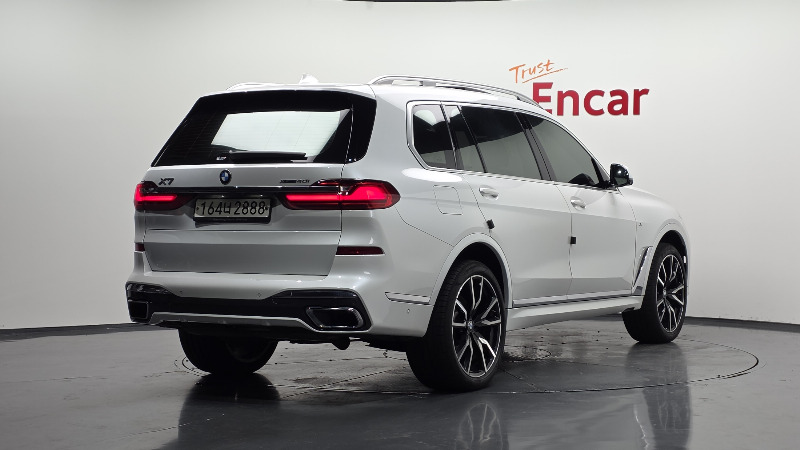 car BMW X7 id55843 photo #2