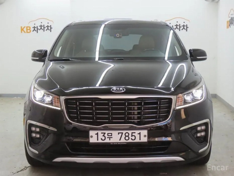 car KIA Carnival id56019 main photo