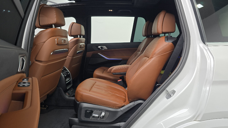 car BMW X7 id56074 photo #12
