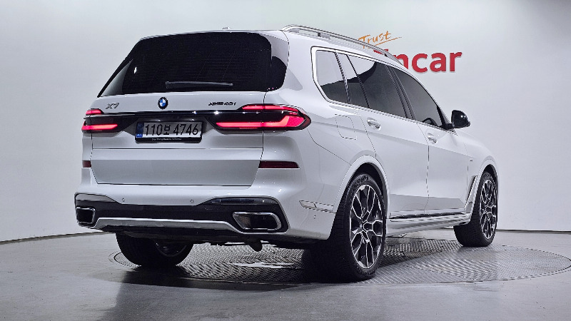 car BMW X7 id56074 photo #2