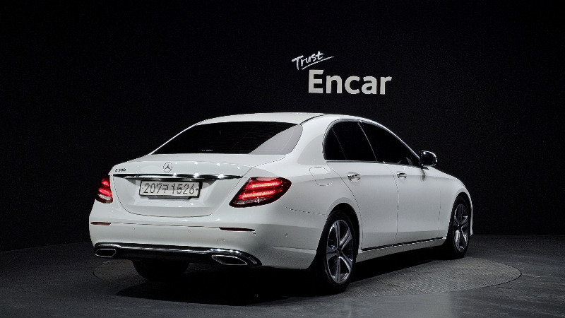 car Mercedes Benz E Class id56154 photo #2