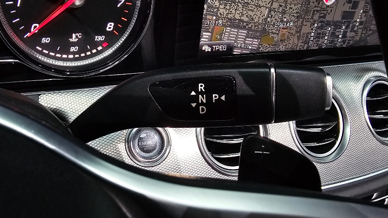 car Mercedes Benz E Class id56154 photo #9