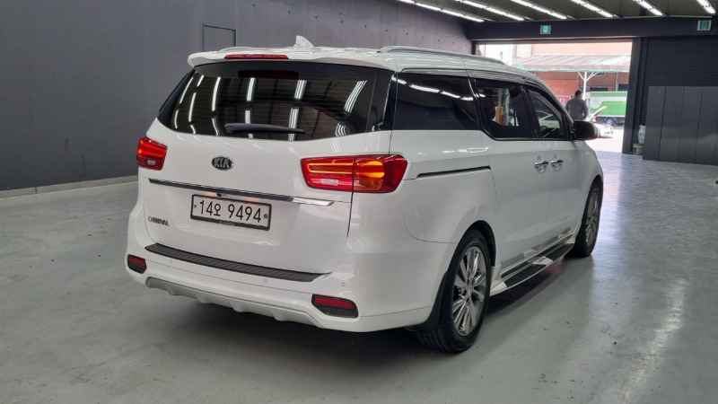 car KIA Carnival id56280 photo #2