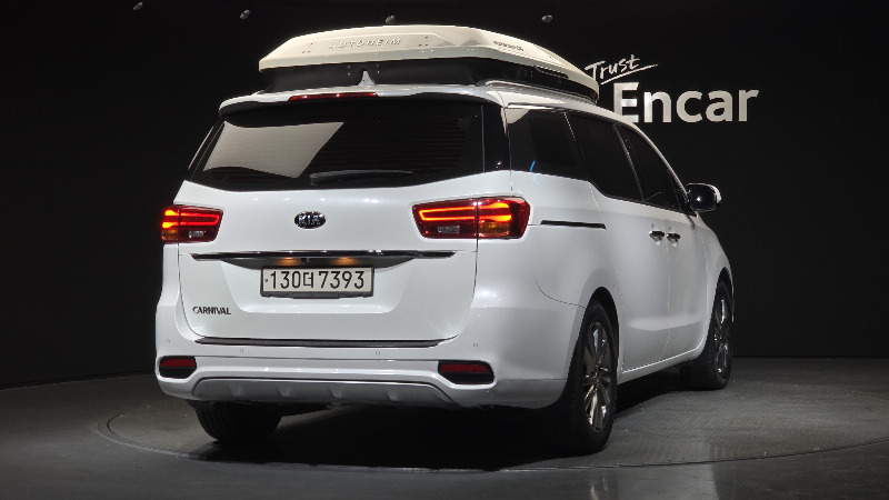 car KIA Carnival id56287 photo #2