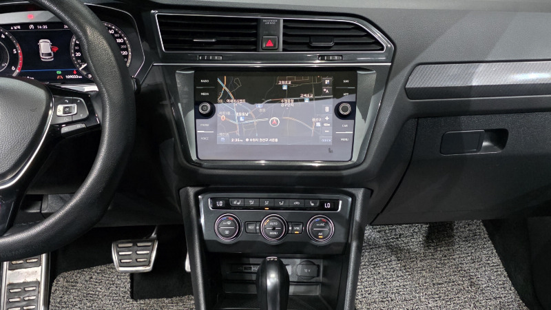 car Volkswagen Tiguan id56314 photo #14