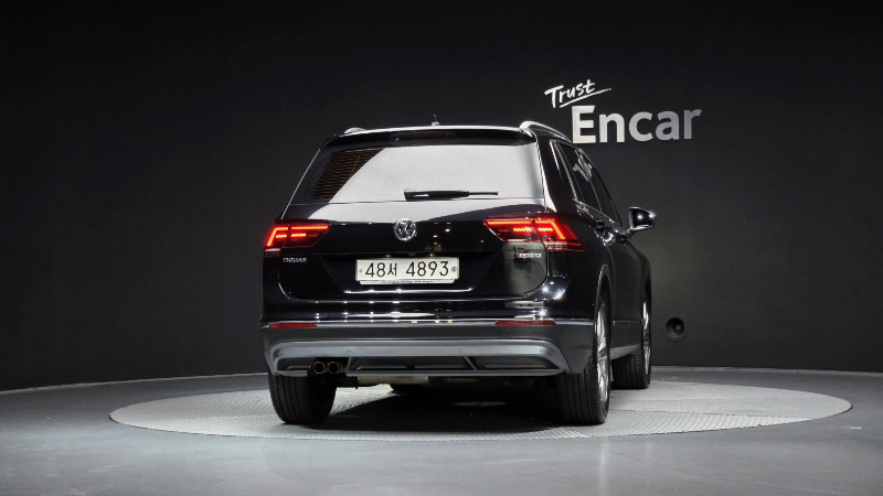 car Volkswagen Tiguan id56314 photo #4
