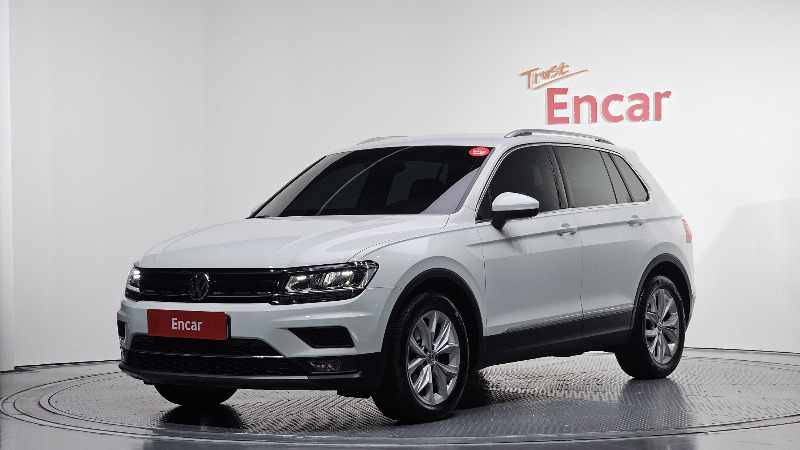 car Volkswagen Tiguan id56316 main photo