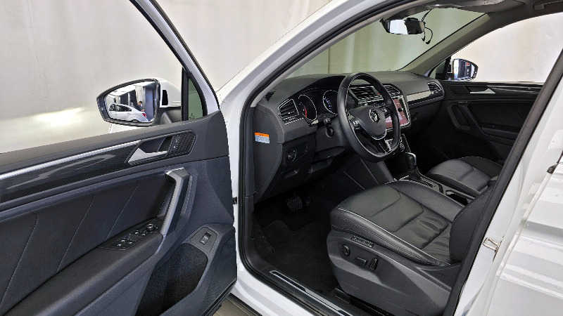 car Volkswagen Tiguan id56316 photo #10