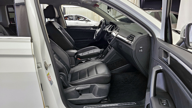 car Volkswagen Tiguan id56316 photo #11