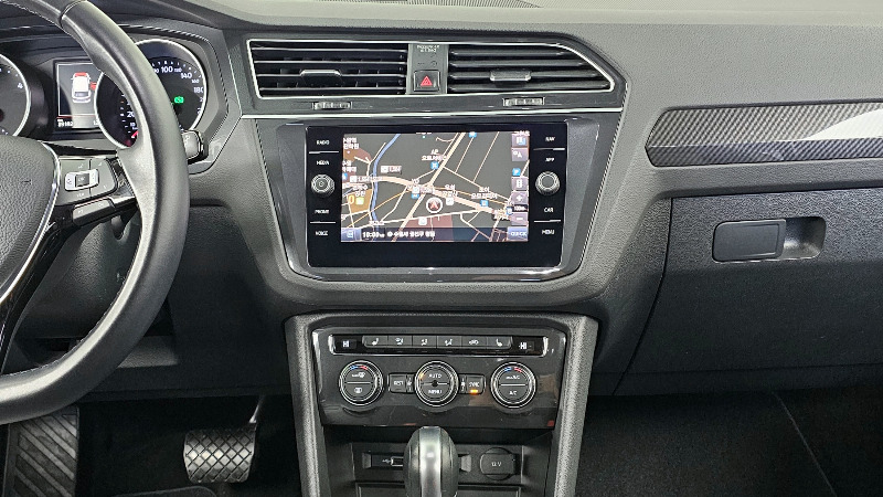 car Volkswagen Tiguan id56316 photo #14