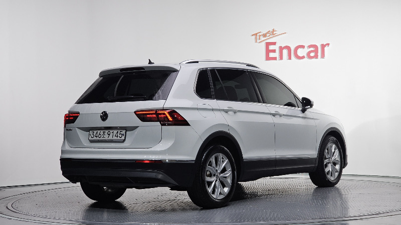car Volkswagen Tiguan id56316 photo #2