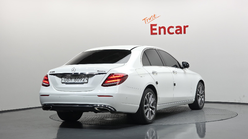 car Mercedes Benz E Class id56367 photo #2