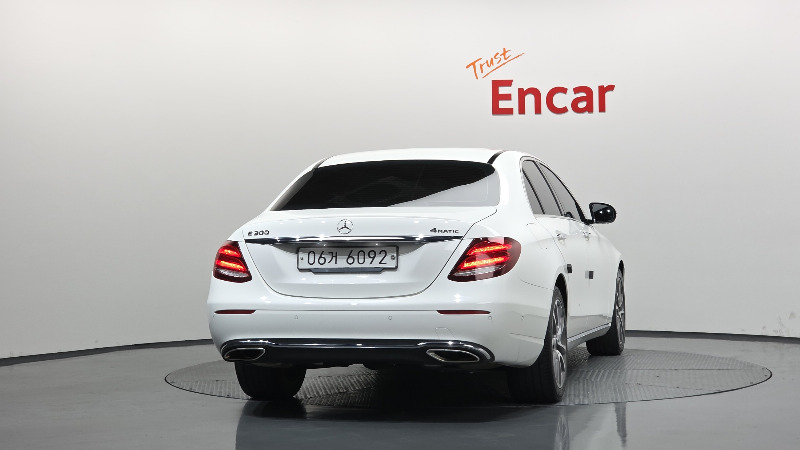 car Mercedes Benz E Class id56367 photo #4