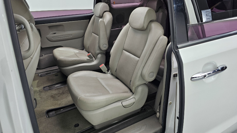 car KIA Carnival id56397 photo #12