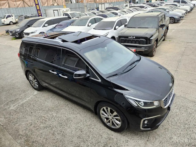 car KIA Carnival id56414 main photo