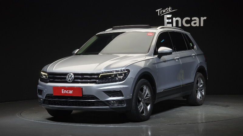 car Volkswagen Tiguan id56433 main photo