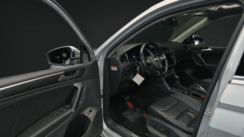 car Volkswagen Tiguan id56433 photo #10