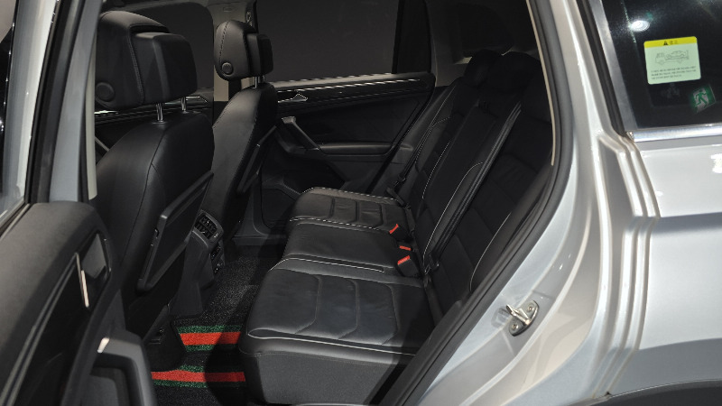 car Volkswagen Tiguan id56433 photo #12