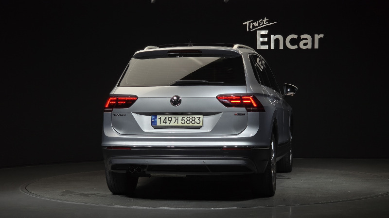 car Volkswagen Tiguan id56433 photo #4