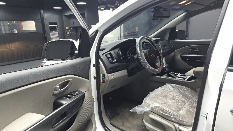car KIA Carnival id56984 photo #10