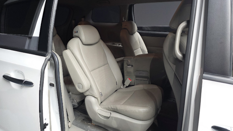 car KIA Carnival id56984 photo #11