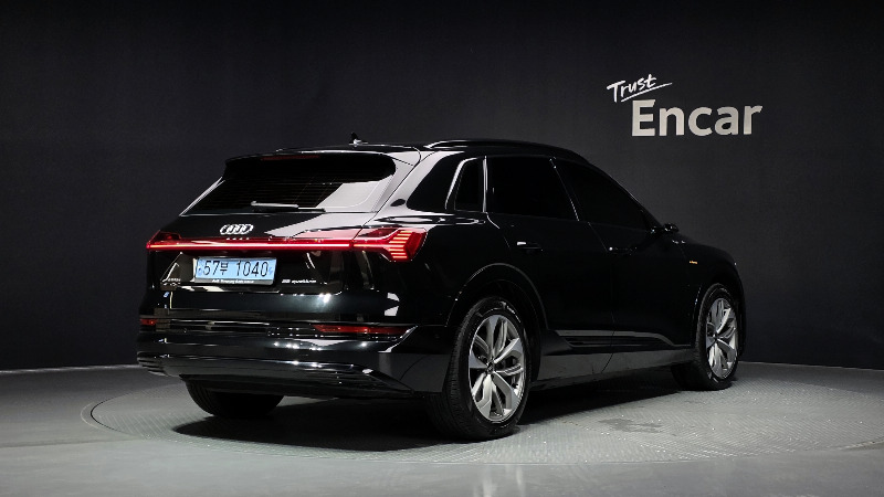 car Audi e-tron id57166 photo #2