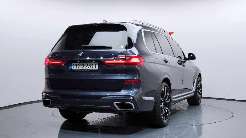 car BMW X7 id57295 photo #2