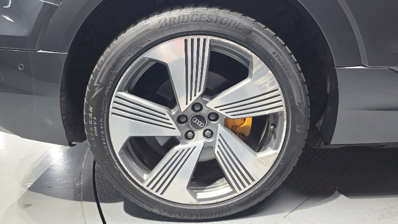 car Audi e-tron id57340 photo #5