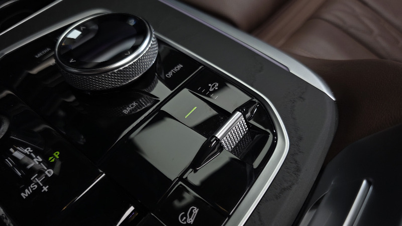 car BMW X7 id57459 photo #17
