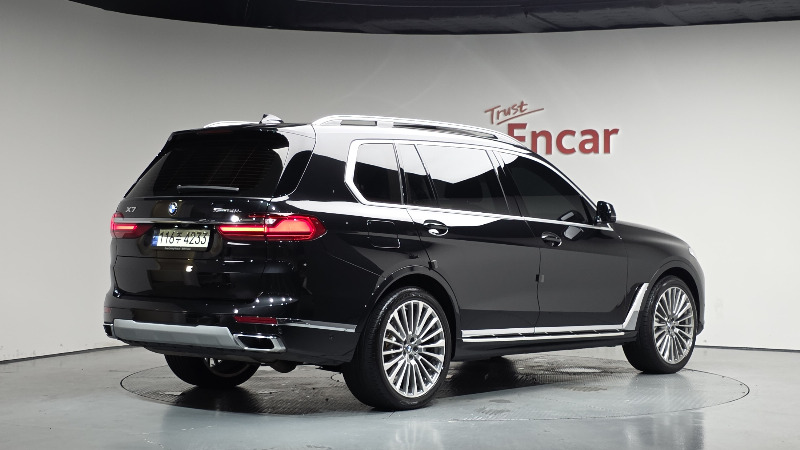 car BMW X7 id57459 photo #2