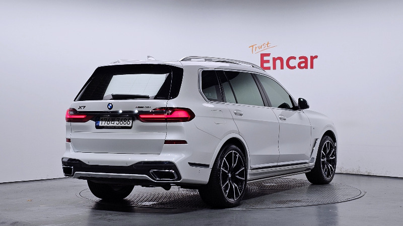 car BMW X7 id57491 photo #2