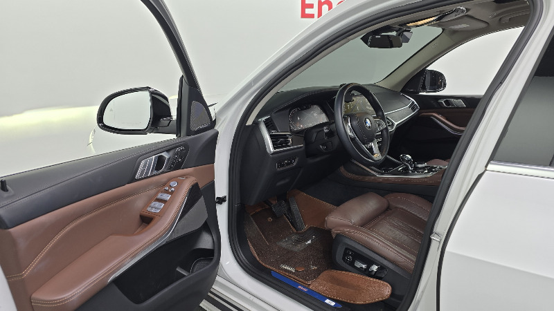 car BMW X7 id57507 photo #10