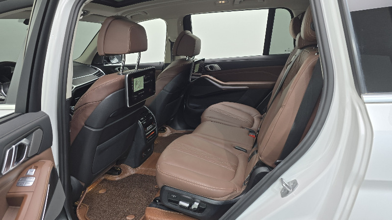 car BMW X7 id57507 photo #11