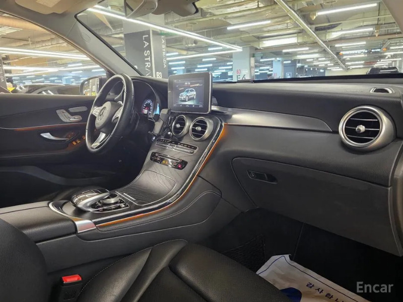 car Mercedes Benz GLC id57590 photo #12