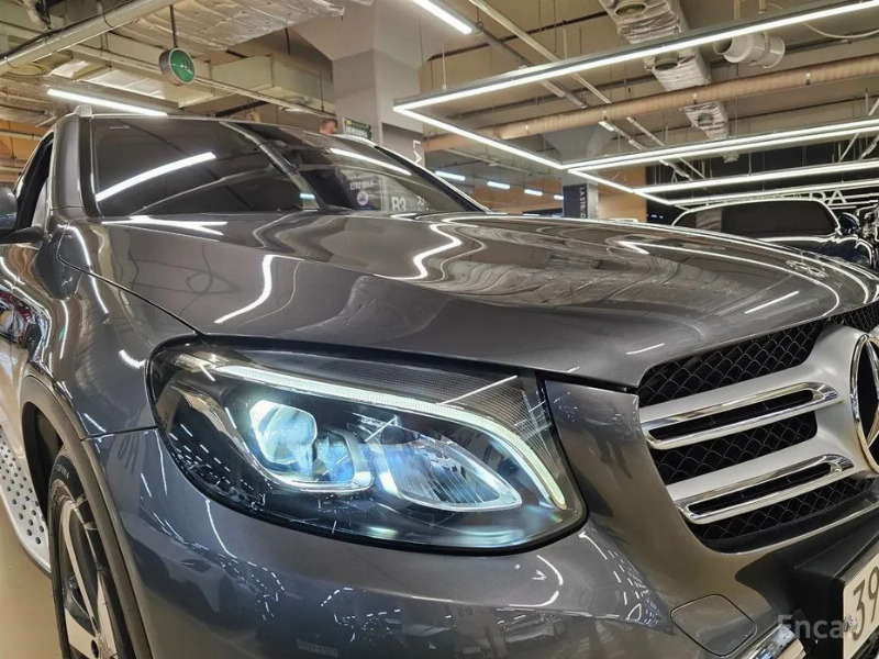 car Mercedes Benz GLC id57590 photo #19