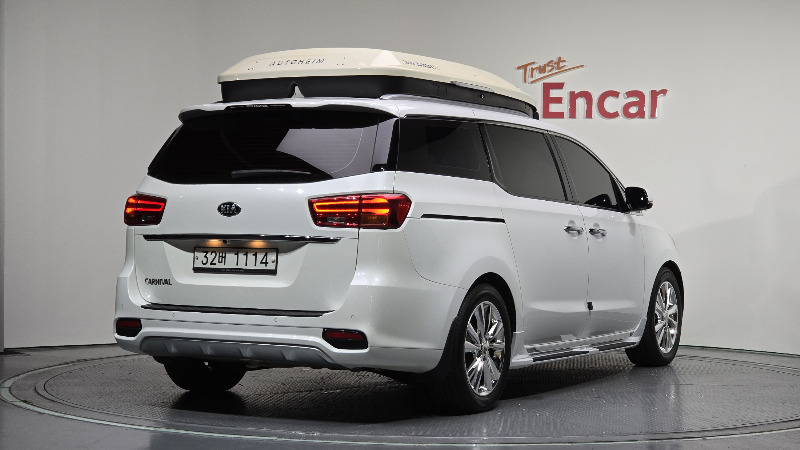 car KIA Carnival id57656 photo #2