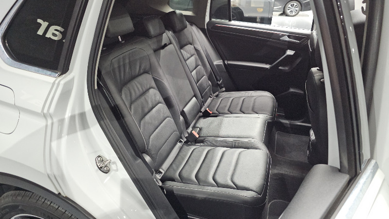 car Volkswagen Tiguan id57726 photo #11
