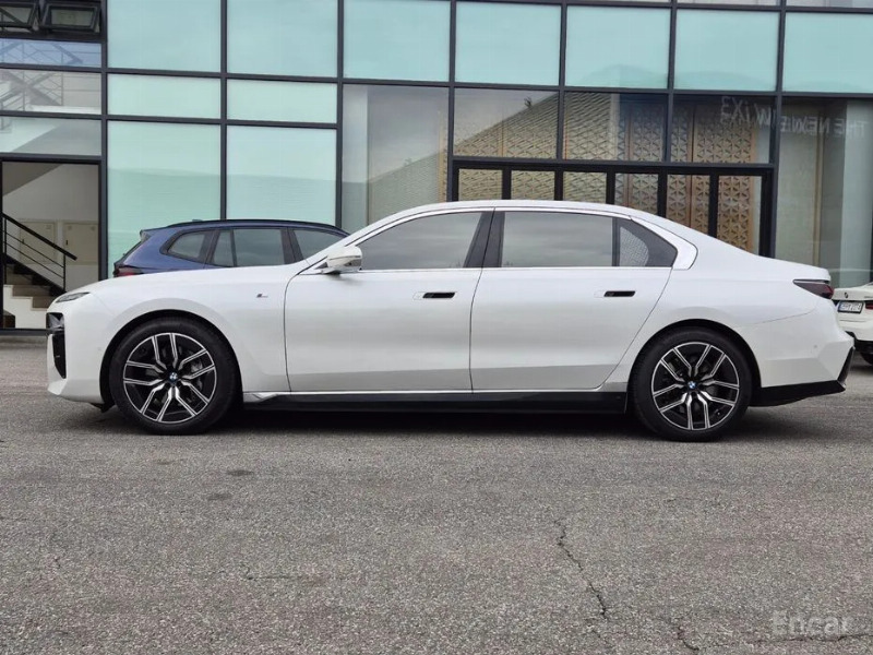 car BMW i7 id57750 photo #15