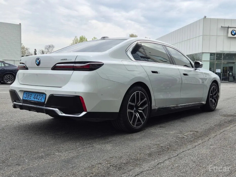 car BMW i7 id57750 photo #2