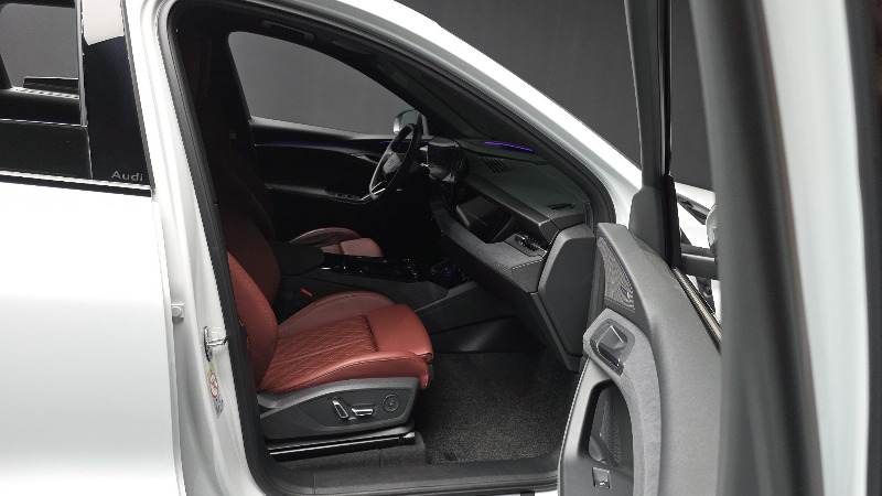 car Audi SQ6 e-tron id57853 photo #11