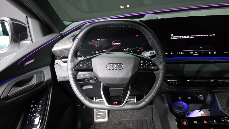 car Audi SQ6 e-tron id57853 photo #14
