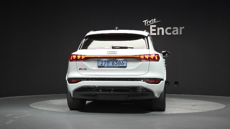 car Audi SQ6 e-tron id57853 photo #4