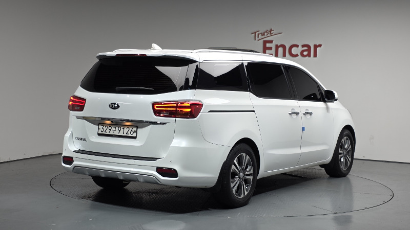car KIA Carnival id57920 photo #2