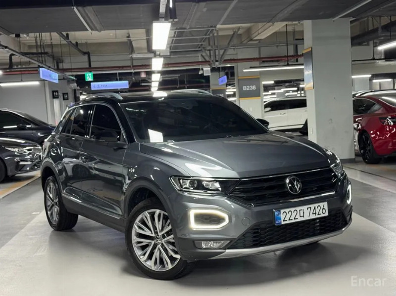 car Volkswagen T-Roc id57957 main photo