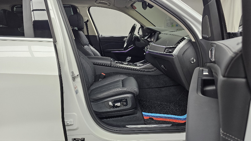 car BMW X7 id58005 photo #11